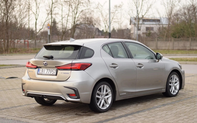 Lexus CT cena 80000 przebieg: 112000, rok produkcji 2018 z Piława Górna małe 79